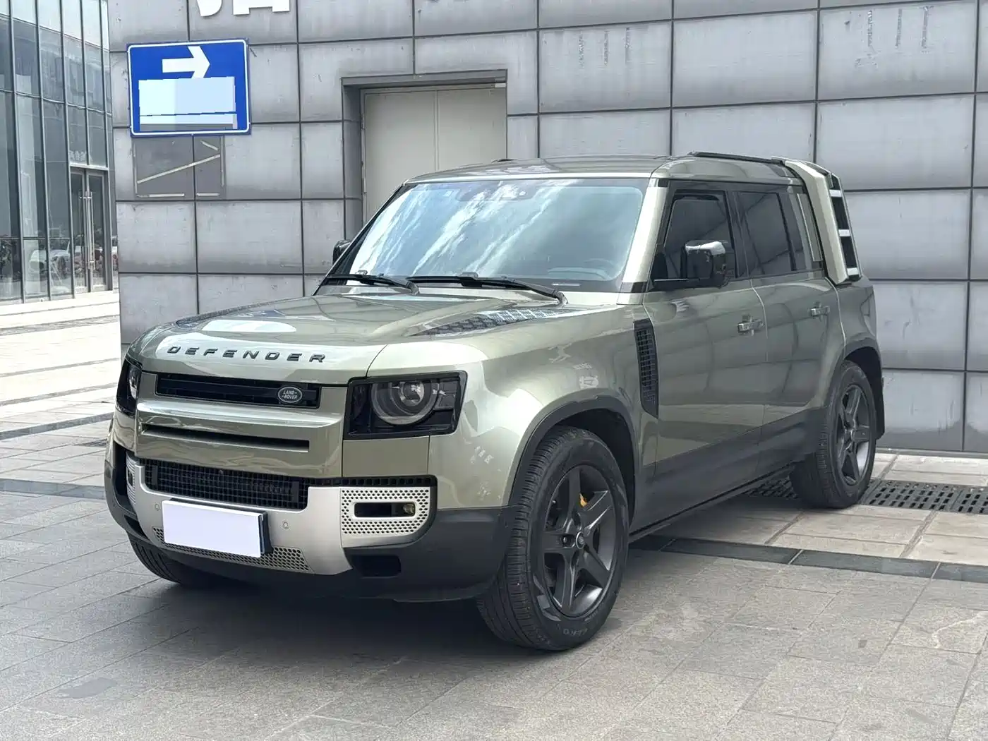 Land Rover Defender 2021 110 P400 SE