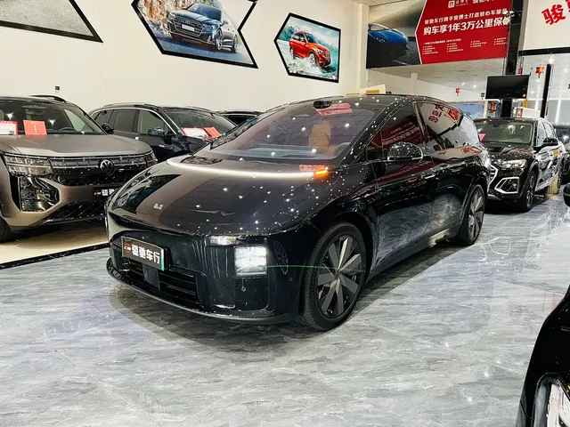 Li Auto Li i8 2025 Standard Edition