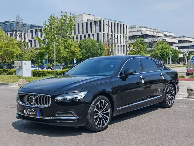 Volvo S90 2025 B5 Zhiyi Luxury Edition