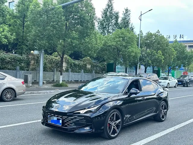 MG 7 2023 2.0T Automatic Trophy+ Exciting World Edition
