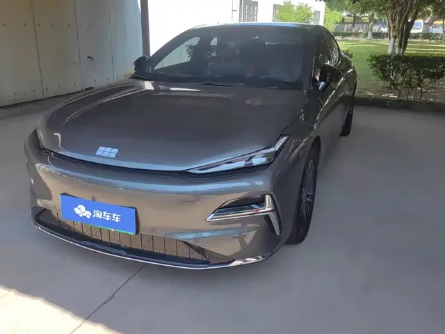 Geely Galaxy Xingyao 8 2025 130km EM-i Premium Edition