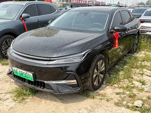 Geely Galaxy A7 2025 EM-i 70km Luxury Edition