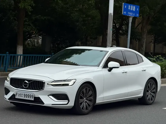 Volvo S60 2022 B4 Smart Vision Luxury Edition