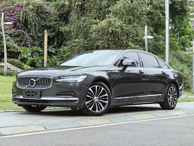 Volvo S90 2023 B5 Intelligent Comfort Luxury Edition