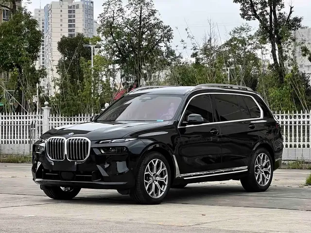 BMW X7 2023 xDrive40i Leading Luxury Package