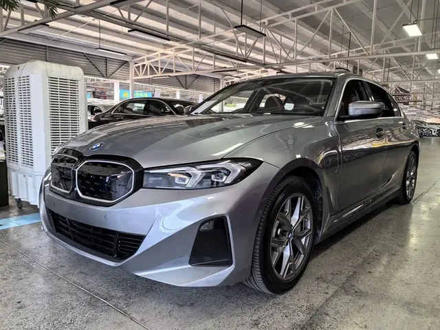 BMW i3 2022 eDrive 35 L