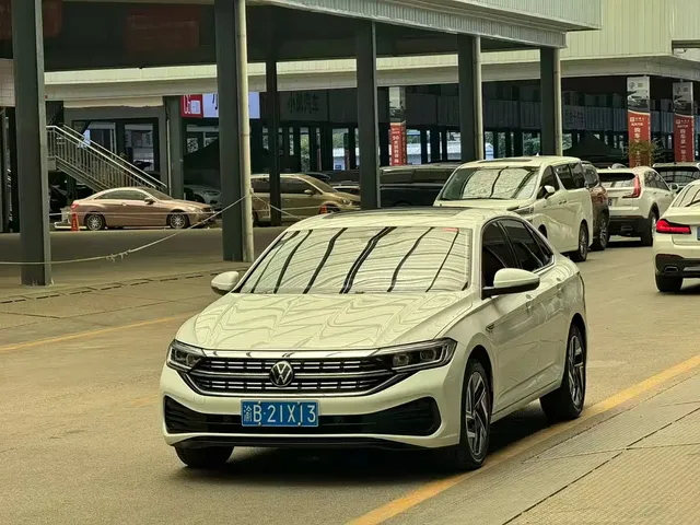 Volkswagen Sagitar 2023 300TSI DSG Surpassing Edition