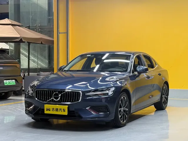 Volvo S60 2022 B4 Smart Comfort Luxury Edition