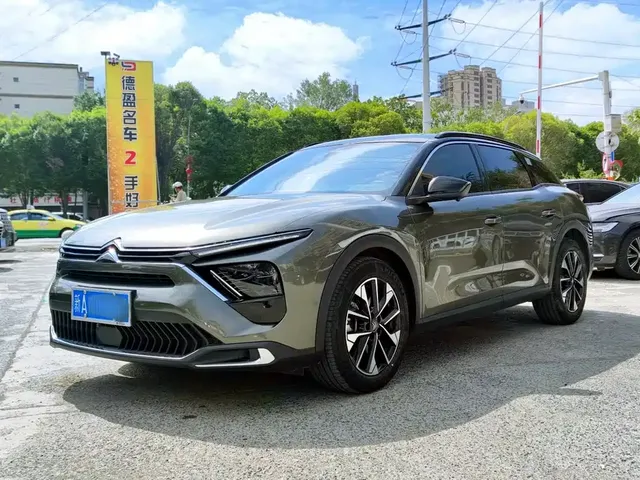 Citroën Versailles C5 X 2024 1.6T Momentum Extraordinary