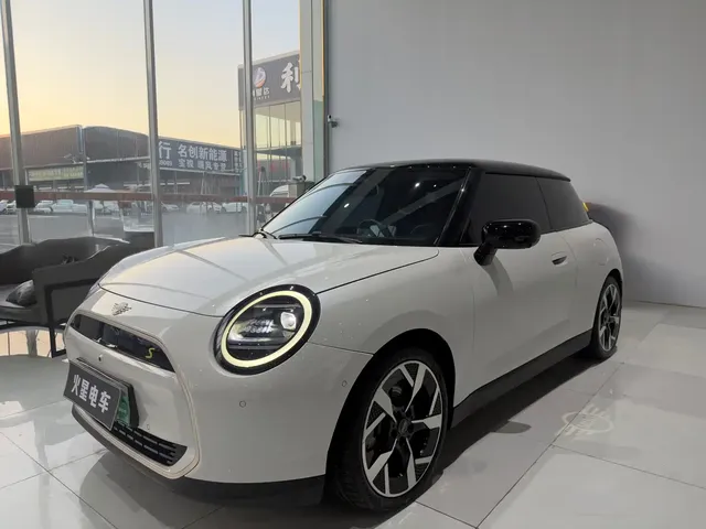MINI Electric MINI COOPER 2024 452km COOPER SE Artist