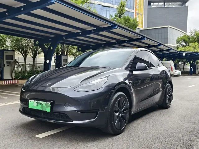 Tesla Model Y 2024 Rear-Wheel Drive Version