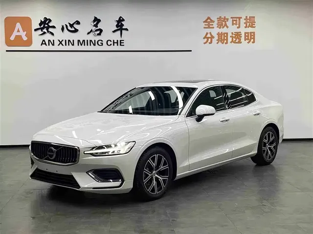 Volvo S60 2025 B4 Smart Luxury Edition