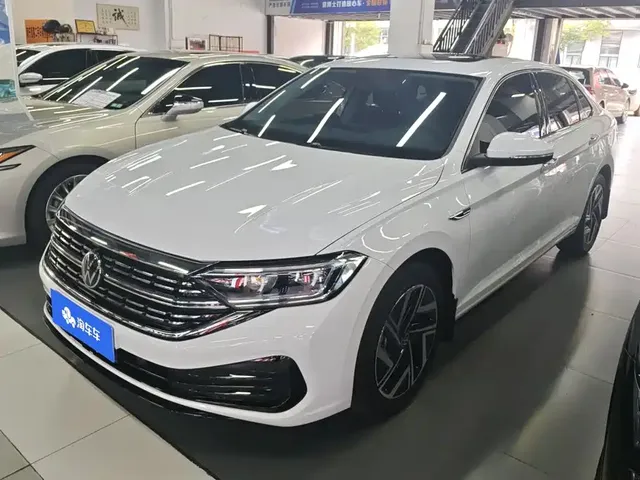 Volkswagen Sagitar 2025 Model Second Facelift 300TSI DSG Transcend Edition