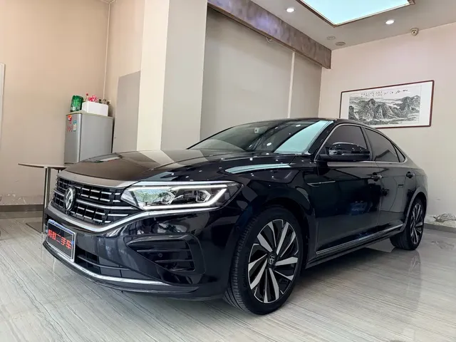 Volkswagen Passat 2023 330TSI Luxury Edition