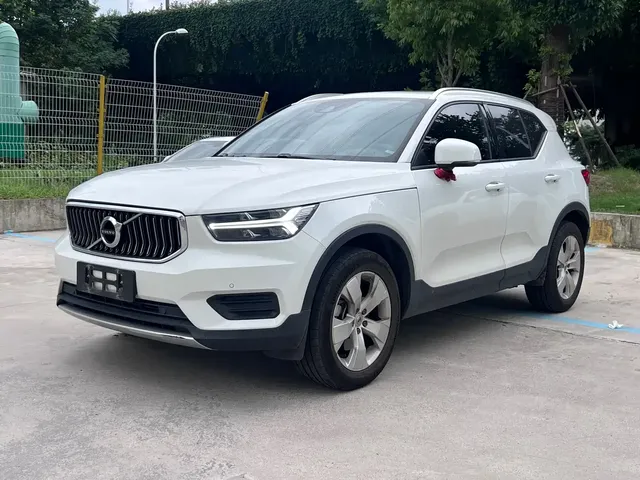 Volvo XC40 2022 Model T4 AWD Smart Drive Fashion Edition