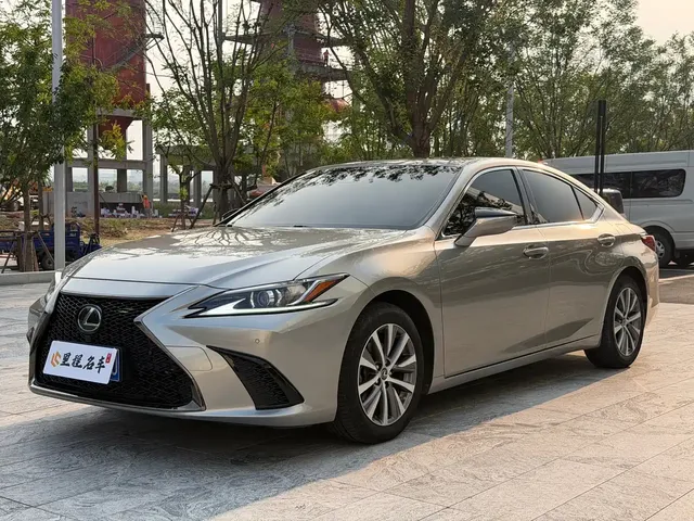 Lexus ES 2020 200 Excellence