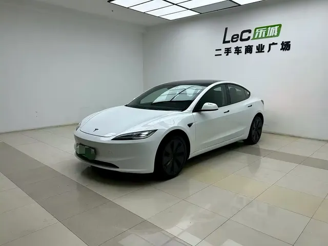 Tesla Model 3 2025 Model Year Facelift Rear-Wheel Drive