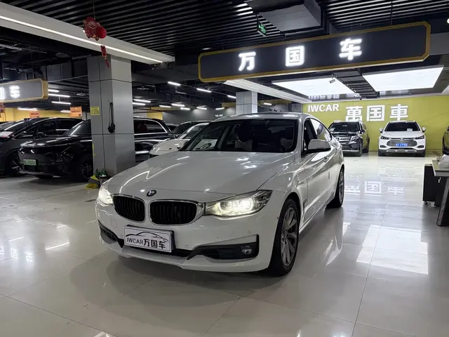 BMW 3 Series GT 2019 320i Fashion Model