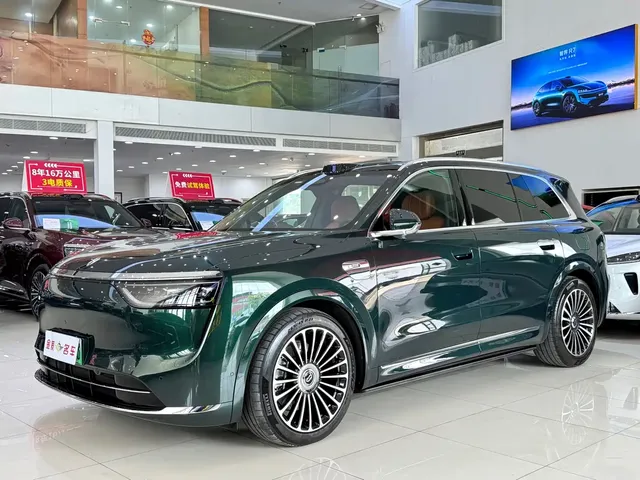 AITO Wenjie AITO M8 2025 Extended Range Ultra 53.4kWh 6-Seater