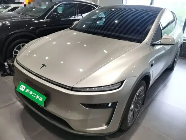 Tesla Model Y L 2025 Facelift Long Range AWD