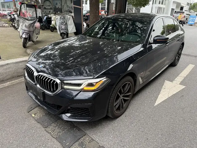BMW 5 Series 2022 525Li M Sport Package