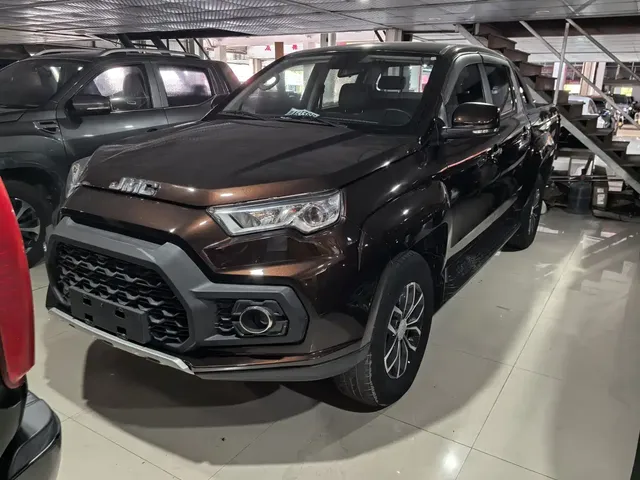 Jiangling Yuhu 7 2020 Model 2.0T Diesel Automatic 2WD Comfort Short Wheelbase China VI JX4D20A6L