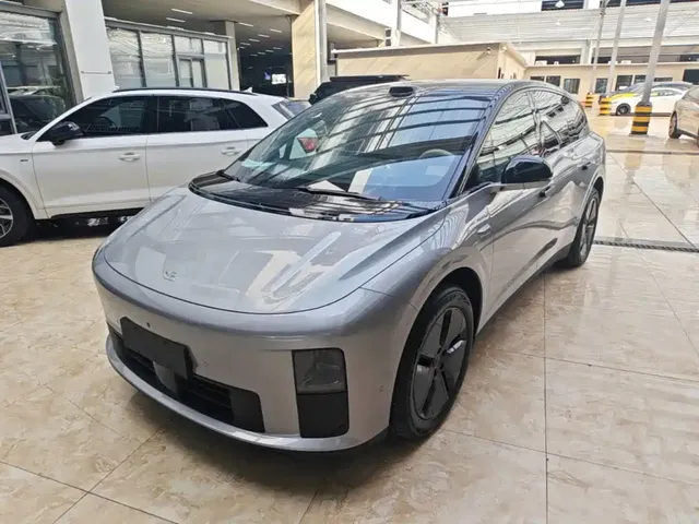 Li Auto i6 2025 2WD Base Model