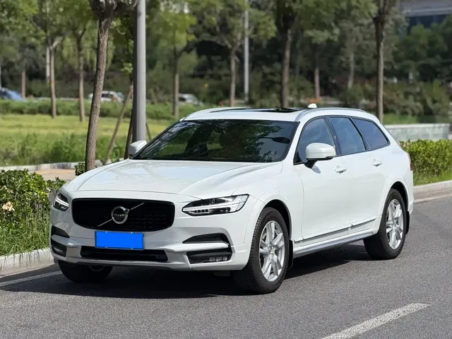 Volvo V90 2019 Cross Country T5 AWD Intelligent Distance China VI