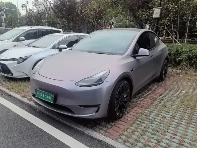 Tesla Model Y 2023 High Performance All-Wheel Drive Edition