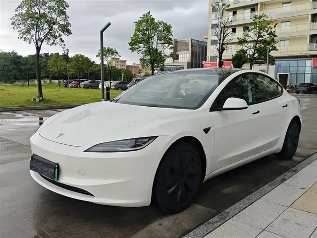 Tesla Model 3 2023 Rear-Wheel Drive