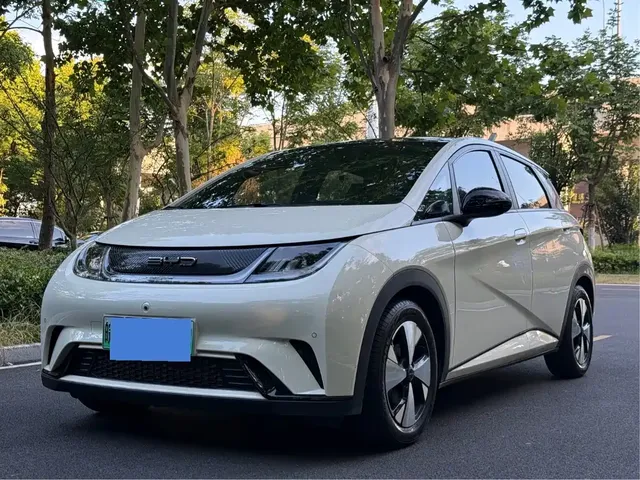 BYD Dolphin 2023 420km Fashion Edition
