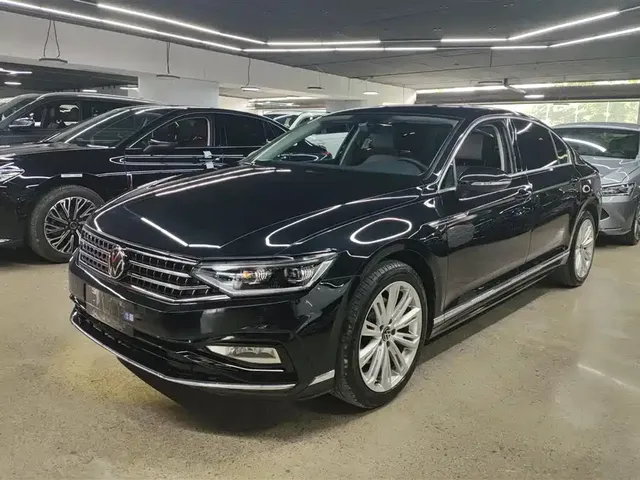 Volkswagen Magotan 2023 2 Million Units Anniversary Edition 330TSI DSG Leading Type