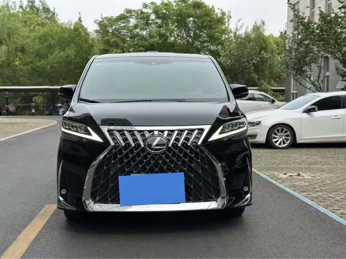 Lexus LM 2020 300h Seven-Seater Elegance Edition
