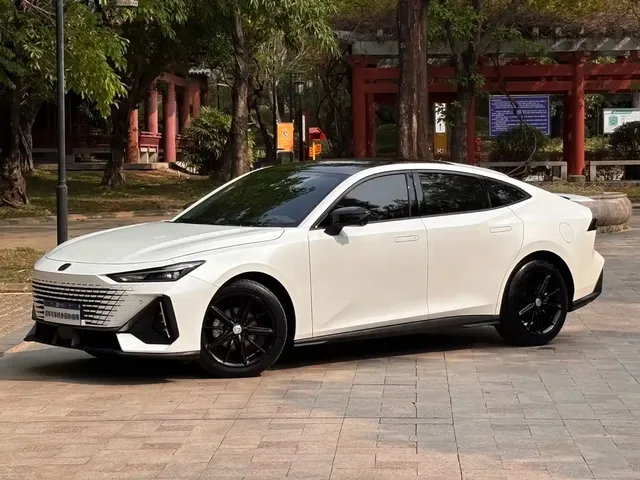Changan UNI-V 2022 1.5T Premium Model