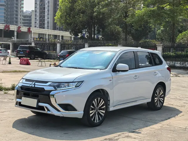 Mitsubishi Outlander 2021 Facelift 2.0L 2WD Comfort Edition 5-Seater