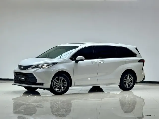 Toyota Sienna 2024 2.5L Hybrid Comfort Edition