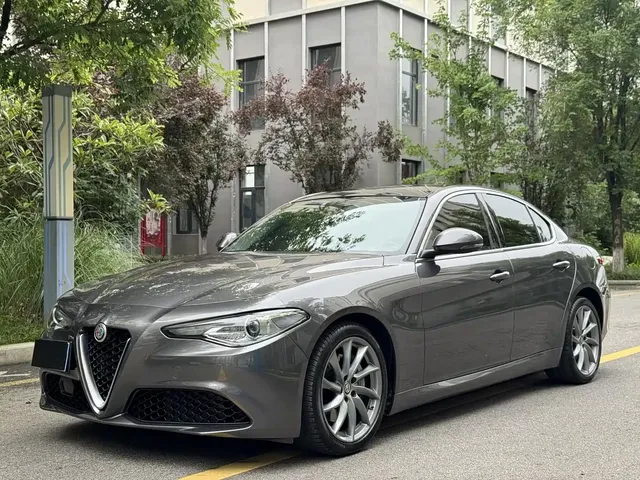Alfa Romeo Giulia 2021 2.0T 280HP Luxury