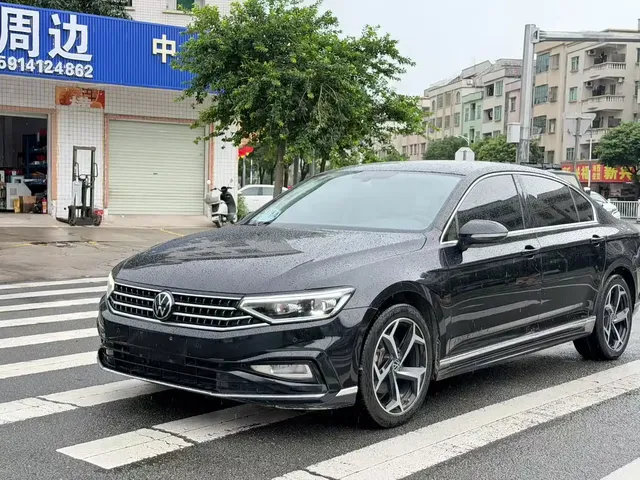 Volkswagen Magotan 2023 2 Million Units Anniversary Edition 330TSI DSG Leading Type
