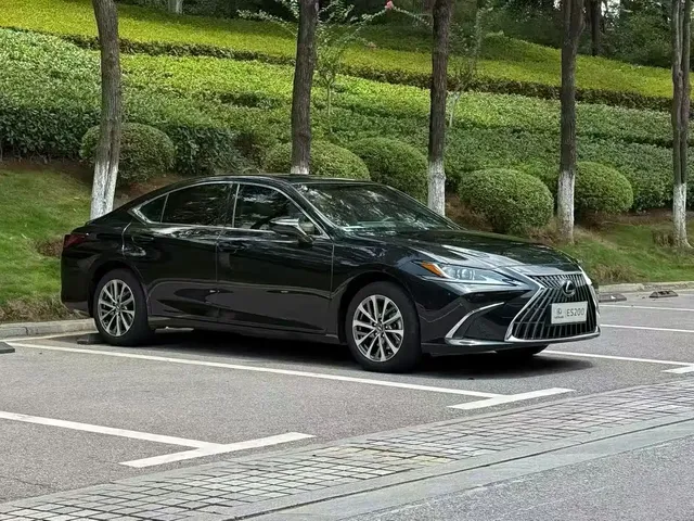 Lexus ES 2024 200 Premium Edition