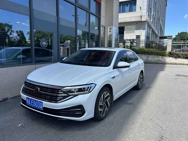 Volkswagen Sagitar 2023 300TSI DSG Surpassing Edition