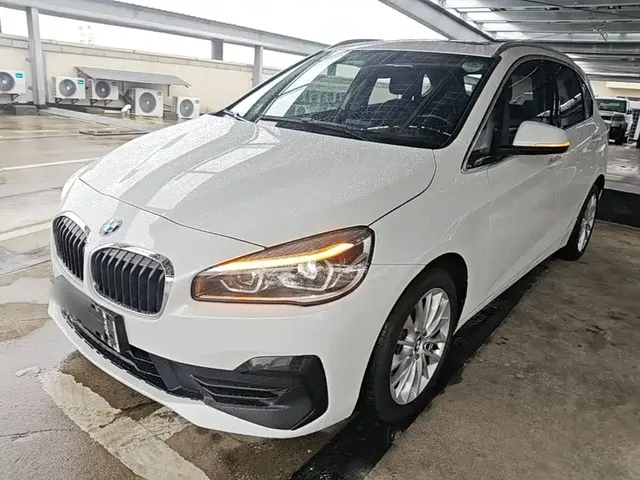 BMW 2 Series Touring 2018 218i Luxury Line