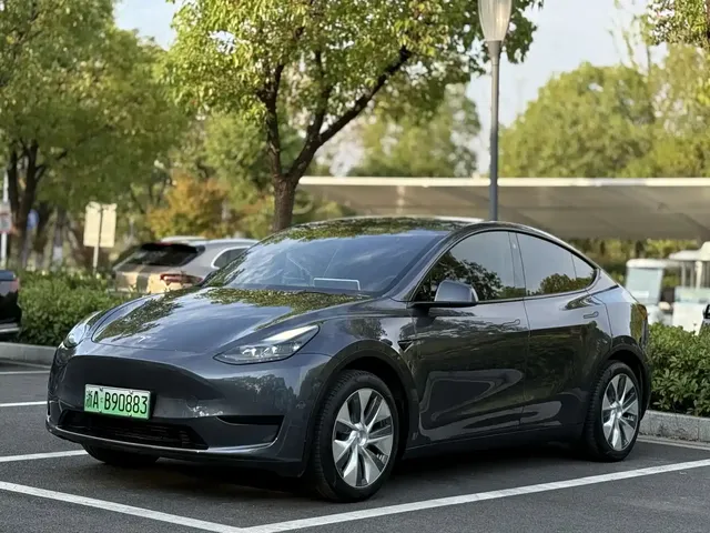 Tesla Model Y 2022 Facelift Rear-Wheel Drive Version