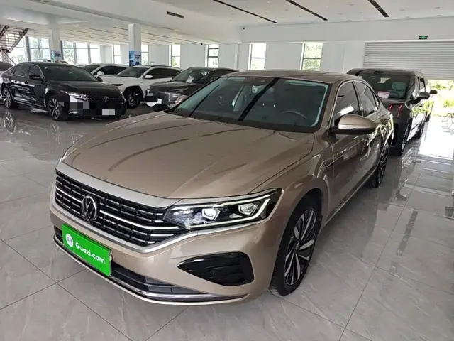 Volkswagen Passat 2022 330TSI Premium Edition