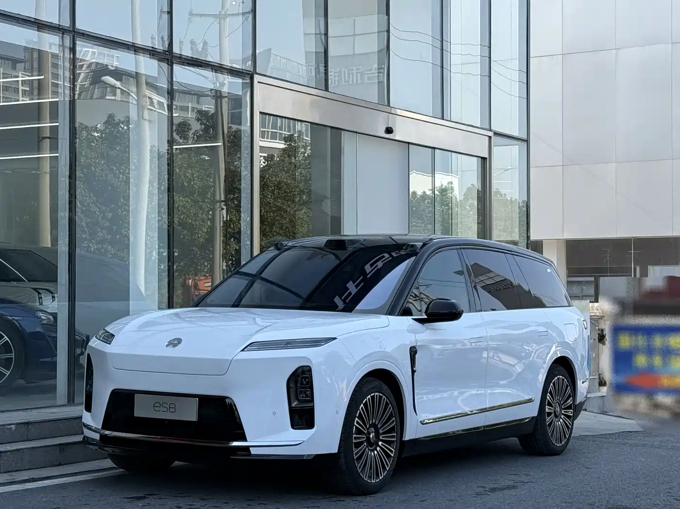 NIO ES8 2025 Model 6-Seat Executive Luxury Edition