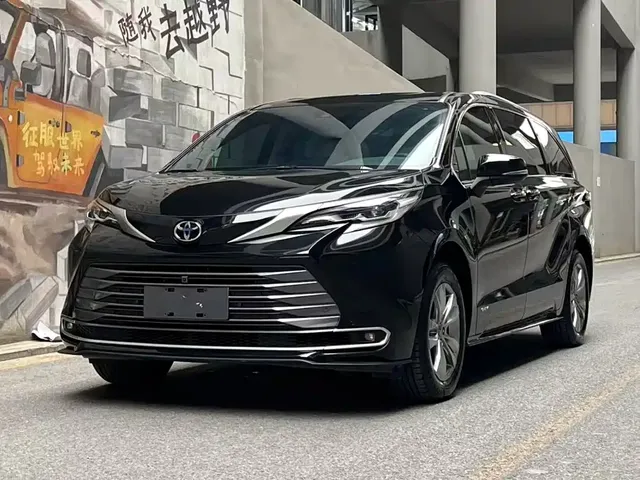 Toyota Sienna 2024 2.5L Hybrid 4WD Premium Edition