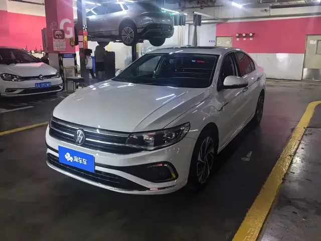 Volkswagen Bora 2023 300TSI DSG Premium Edition