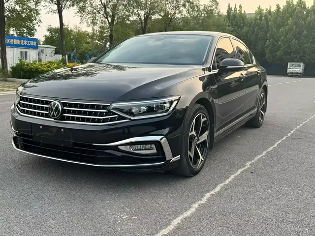 Volkswagen Magotan 2023 Model 2 Million Commemorative Edition 330TSI DSG Luxury