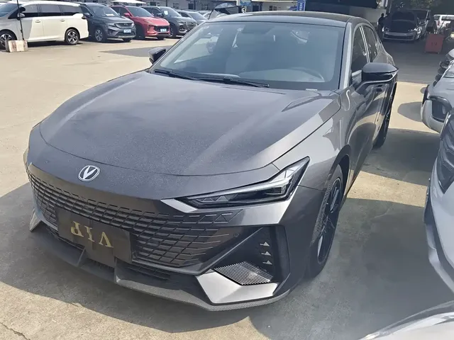 Changan UNI-V 2023 1.5T Premium Edition