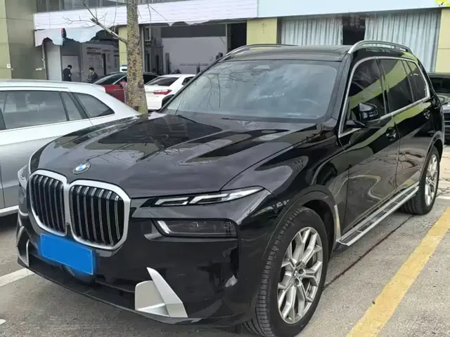BMW X7 2023 xDrive40i Leading Luxury Package