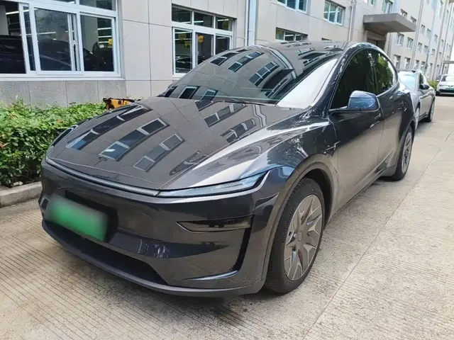 Tesla Model Y L 2025 Facelift Long Range AWD